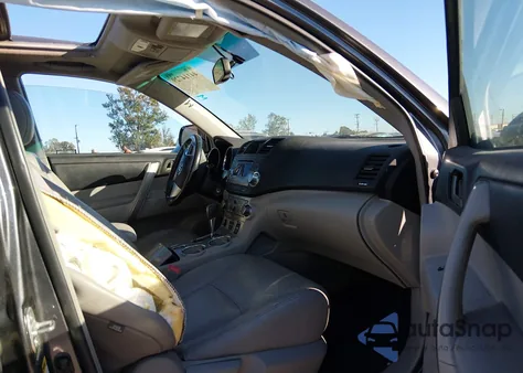 2011 Toyota Highlander Se V6 из США, поврежденный, VIN 5TDBK3EH1BS073977